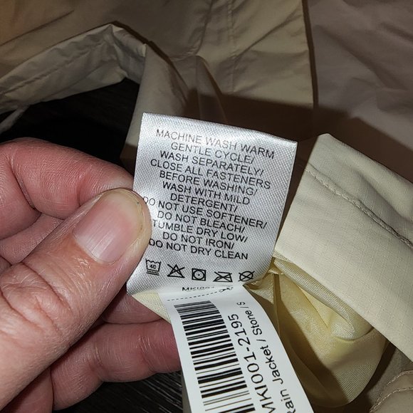 Quince Weatherproof Short Rain Jacket NWT Cream Small - Picture 7 of 8